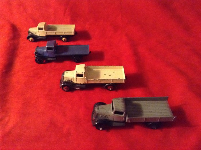 Dinky Toys - 1:43 - Dinky Toys England Collection of 4 25 series Trucks 1947-1950