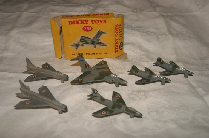 Dinky Toys - 1:200 - French Army "Gloster Javelin" Delta Wing Fighter no.735 - In Original Box / French Army - "HAWKER Hunter" no.736 & 2x"Supermarine Swift"no.734 & 2x"P.I.B. Lightning Fighter"no.737-1955/'59