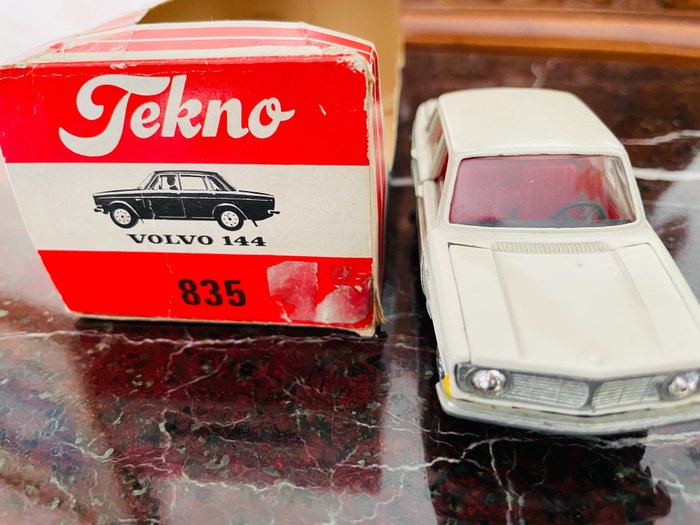 Tekno - 1:43 - Volvo 144 - Made in Danemark