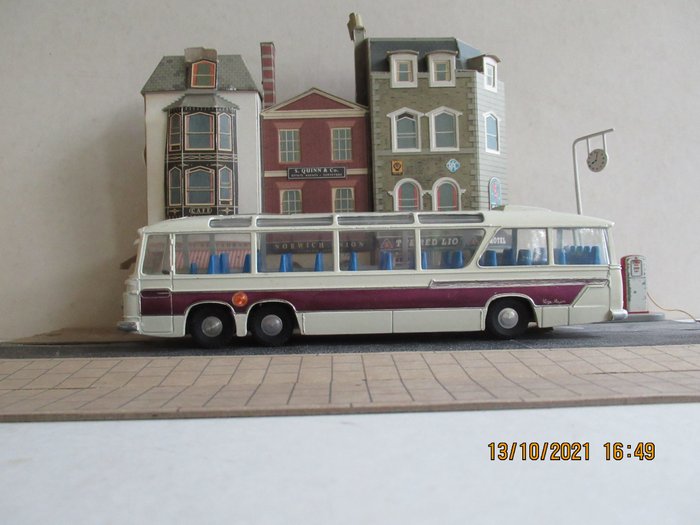 Dinky Toys - 1:50 - 952, Vega Major Luxury Coach