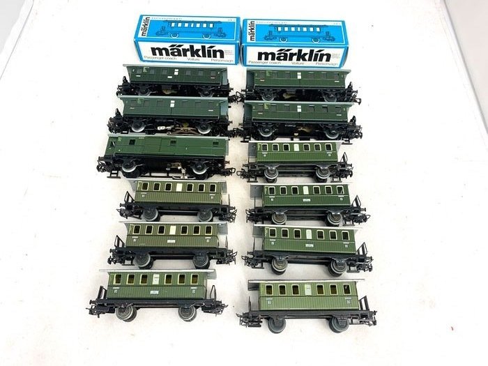 Märklin H0 - 4002/4003/4040 - Transport de passagers - 11 voitures de voyageurs avec 1 fourgon à bagages - DB