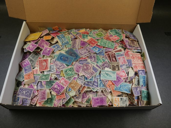 United States of America 1900/1960 - Large amount of unsorted loose old time stamps in box