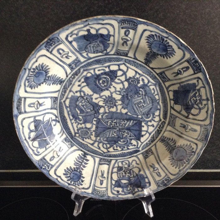 Ming/Wanli  schotel  16e eeuw - Porselein - China - 16e eeuw