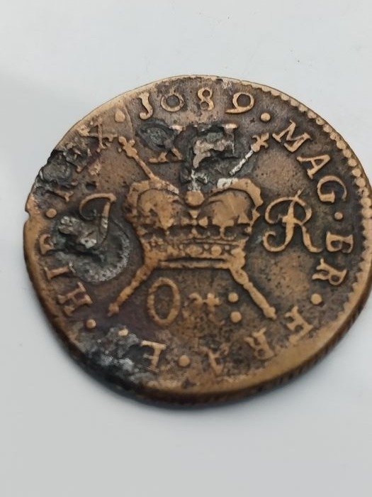 Ireland. 1 Shilling Gunmoney' minted in October 1689 James II