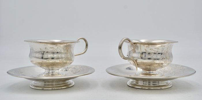 Paar kop en schotels - .800 zilver - Charles Alexandre Lavallée (fondé vers 1855), Paris - Frankrijk - Midden 19e eeuw