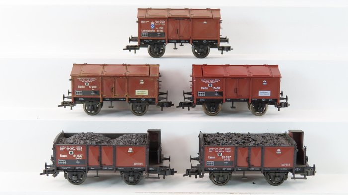 Fleischmann H0 - 5843/5842 - Freight carriage - 3 valve cover cars and 2 open box cars with brake house - K.Bay.Sts.B, KPEV