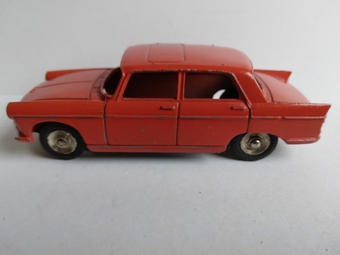 Dinky Toys - 1:48 - Junior No.101 Peugeot 404 - Bijzonder