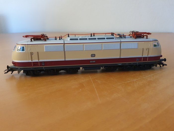 Trix H0 - 22118 - Electric locomotive - E 03 with electrically movable pantographs - DB