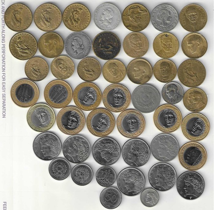 Lote de 48 moedas de 100/300/500/1000/2000 reis 11  de 1 real 13 de 50 centavos varias datas Brasil