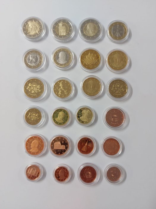 Europa. Lotto mix 24 monete Proof, Vaticano, Italia, Lettonia, San Marino