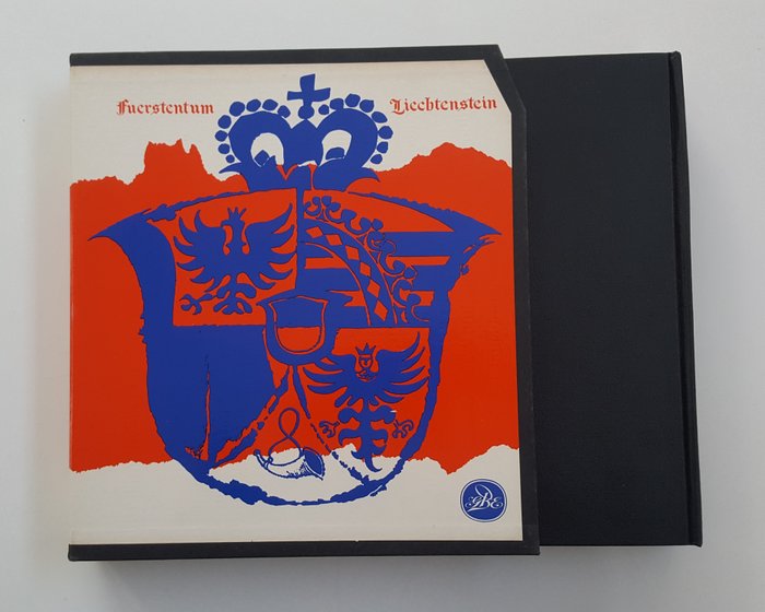 Liechtenstein 1917/1967 - Collection mounted on GBE Bolaffi album sheets with case.