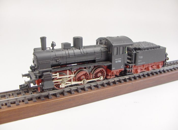 Fleischmann H0 - 4124 - Steam locomotive with tender - BR 53 - DB