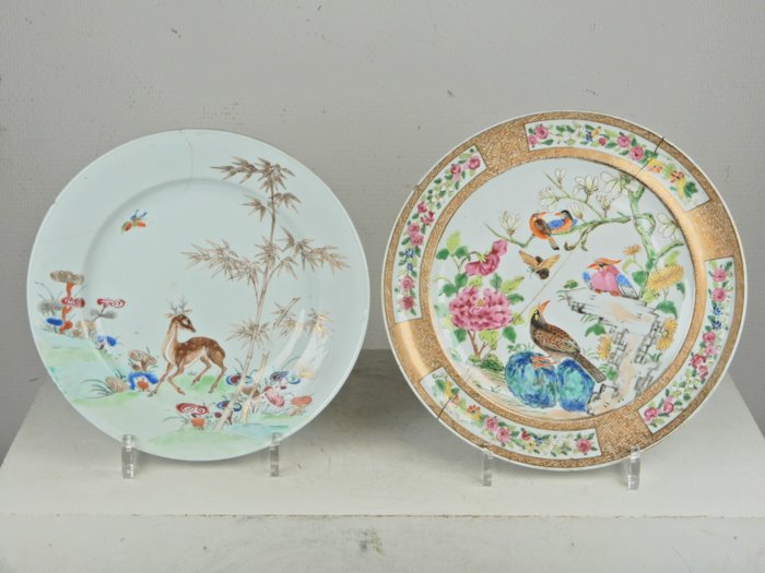 Two very fine plates - Famille rose - Porcelain - China - Qianlong (1736-1795)