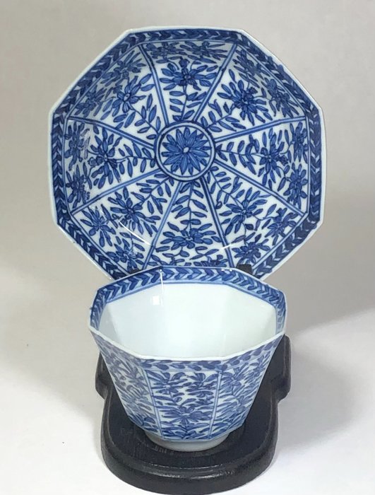Cup, Saucer - Porcelain - China - Kangxi (1662-1722)