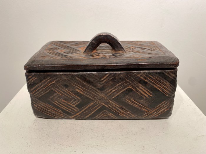 Box (1) - Wood - Shoowa-Kuba - Belgian Congo 
