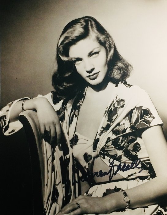 Lauren Bacall - Hollywood Actress & Icon - Autografo, Fotografia, Signed, with Coa