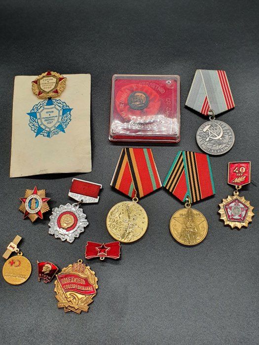 Rusia - Colección de medalla rusa, insignia Emblema Pin URSS y documentos - Insignia, Medalla