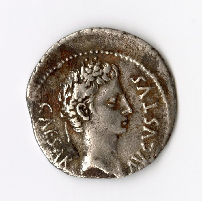 Ibero-Roman. Augustus (27 BC-AD 14). AR Denarius,  Spanish mint (Colonia Caesaraugusta?), 19-18 BC - DIVVS IVLIVS, eight-rayed comet with tail upwards