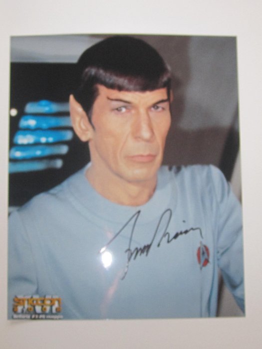 Star Trek - The Motion Picture (1979) - Signed in person by Leonard Nimoy (+) in 2002 - Autografo, Foto, with COA - See images and description