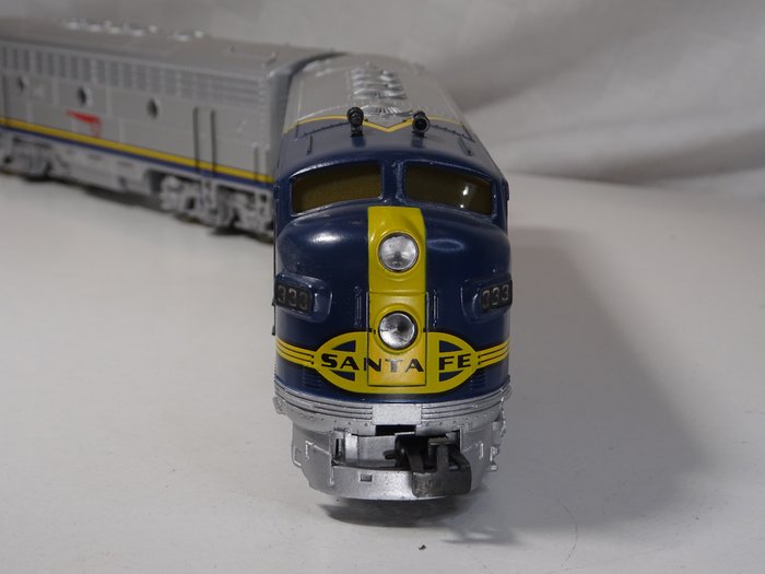Märklin H0 - 3362 - Diesel locomotive - 3-part EMD F7 - Santa Fe