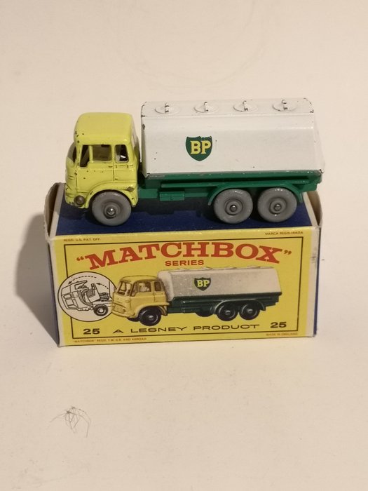 Matchbox - 1:64 - Bedford B.P. Tanker