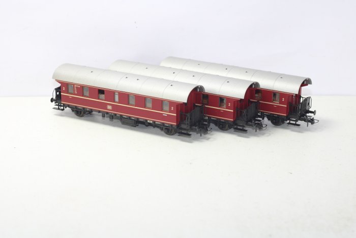 Roco H0 - 44089 - Passenger carriage - Three-piece car set red "blunderbusses" - DB