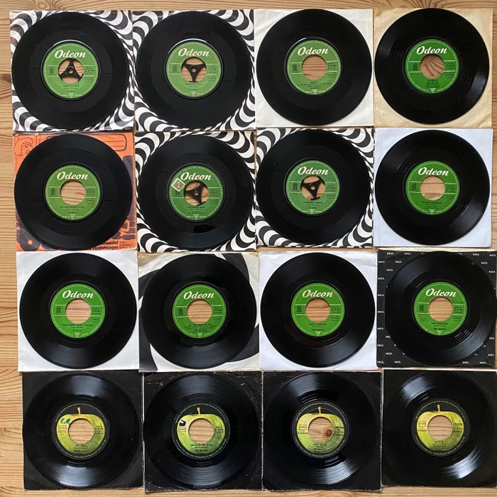 Beatles - 16 original Singles [first pressings] - Multiple titles - 45 rpm Single - 1965/1970