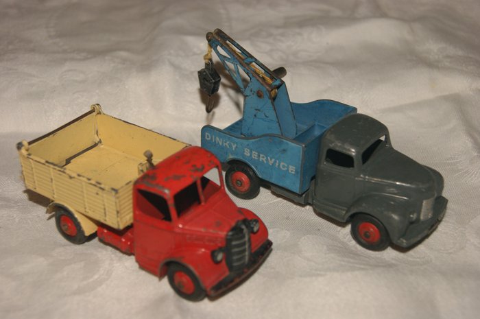 Dinky Toys - 1:48 - First Original Two-Tones Model Commer "DINKY SERVICE" Breakdown Truck" no.25X - 1949 - "BEDFORD End Tipper" no.25M - 1948