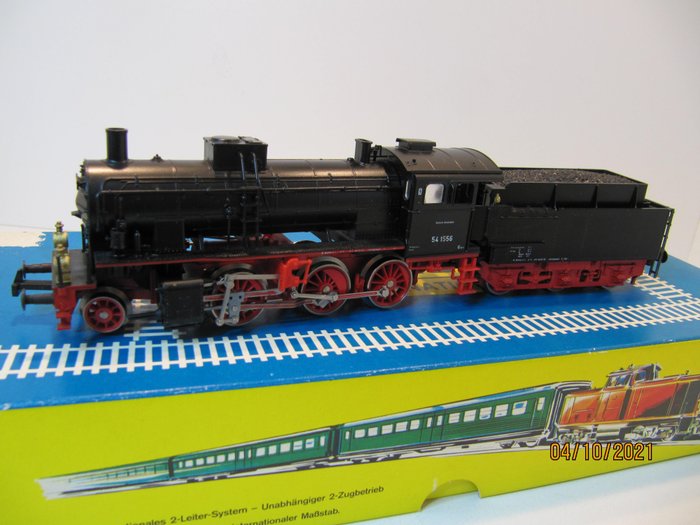 Trix H0 - 2425 - Steam locomotive with tender - BR 54 - DB