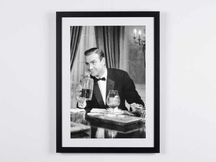 James Bond 007: From Russia with Love, Sean Connery - Luxury Wooden Framed 70X50 cm - Limited Edition Nr 01 of 50 - Serial ID 20053 - Original Certificate (COA), Hologram Logo Editor and QR Code