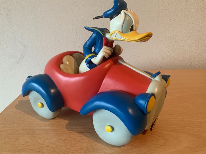 Donald Duck - Beeld - Donald Duck in de rode Duckatti 313 - [jaren '90]