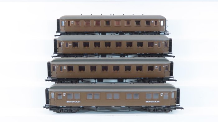 Roco H0 - 4221A/4221B/44267/44268 - Passenger carriage - 4 Carriages, 1st class, 2nd class, 3rd class and Sleeping car - NSB