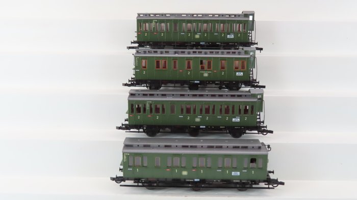 Roco H0 - 44205A/44206A/44515 - Passenger carriage - 4 three-axle local gauge carriages - DB