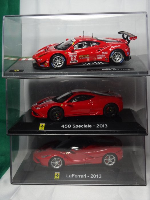 Lotto " Ferrari Collection " composto da 3 auto da collezione - 1:43 - LaFerrari 2013 - 458 Speciale -  488 GTE - Italy lot