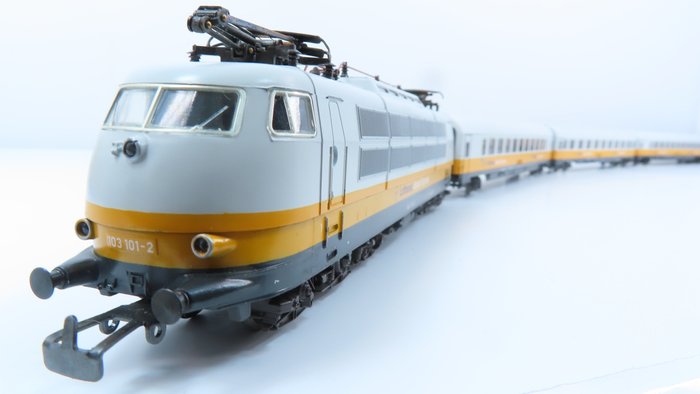 Märklin H0 - 2868 - Treinset - 4-delige set met BR 103 en 3x 4-assige sneltreinrijtuigen - DB, Lufthansa Express