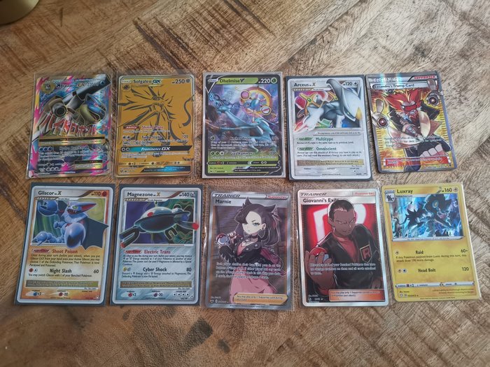 The Pokémon Company - Carte à collectionner 9 pokemon cards near mint.