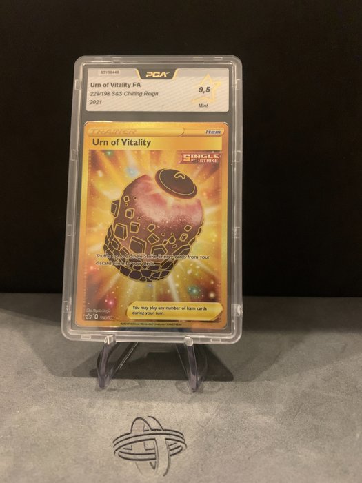 Chilling Reign - Pokémon - Graded Card PCA 9,5 Trainer GOLD Urn Of Vitality FULL ART - 2021