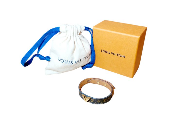 Persoon belast met sportgame oase Moet Louis Vuitton - Size 17 - Armband - Veilingagenda