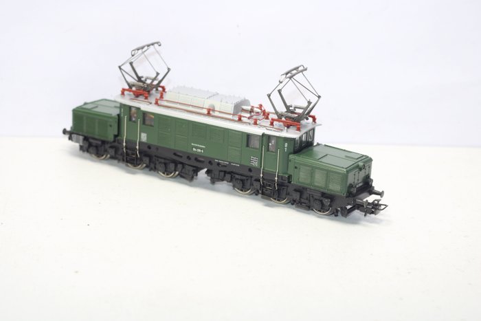 Märklin H0 - 3322.2 - Electric locomotive - BR 194, "German Crocodile" - DB