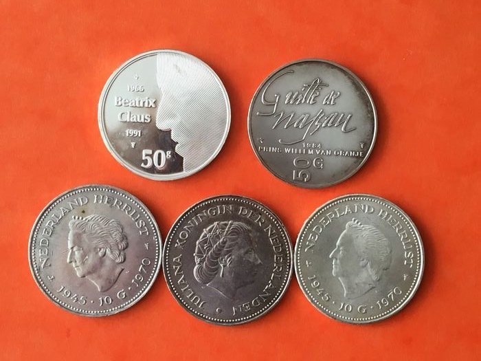 Netherlands. Juliana en Beatrix. 10 Gulden en 50 gulden 1966 / 1991 ( 5 stuks)