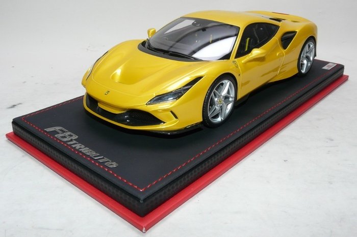 MR Collection Models - 1:18 - Ferrari F8 Tributo