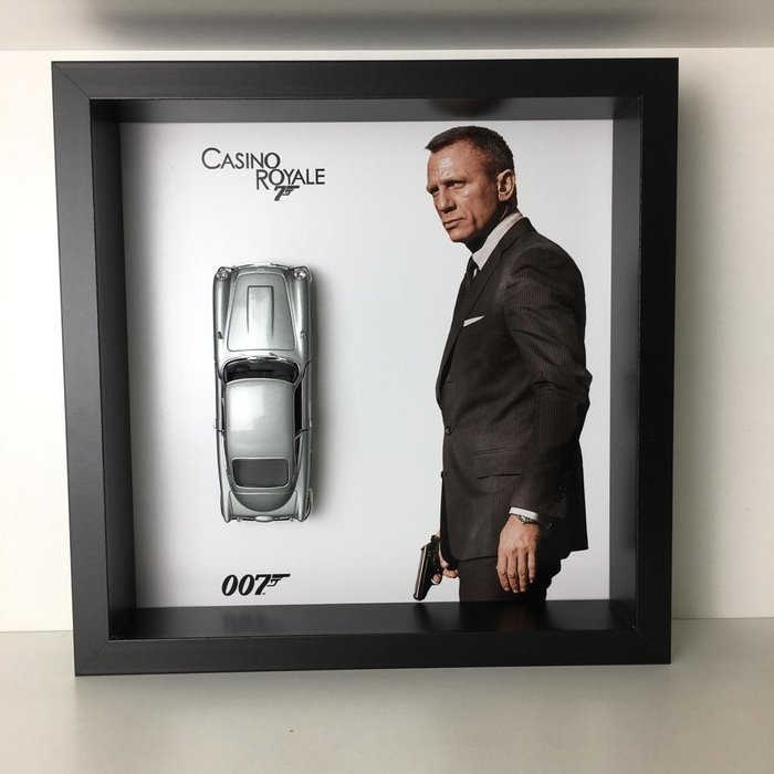 James Bond 007: Casino Royale - Daniel Craig - 3D Framed - Aston Martin DB5