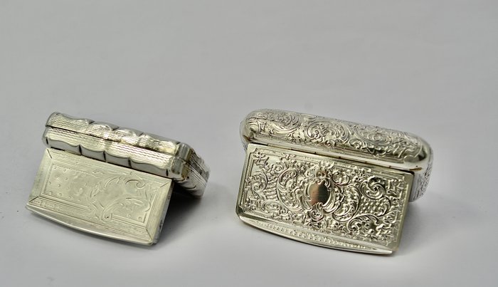 Twee dozen / snuifdozen - .950 zilver - Frankrijk - eind 19e / begin 20e eeuw