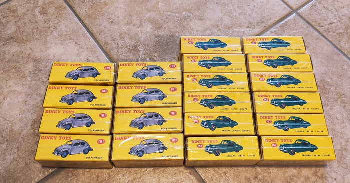 Atlas-Dinky Toys - 1:43 - 8x Volkswagen Maggiolino n. 181 - 12x Jaguar XK120 Coupe No. 157