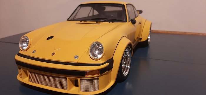 Minichamps - 1:12 - Porsche 934 1976 Yellow