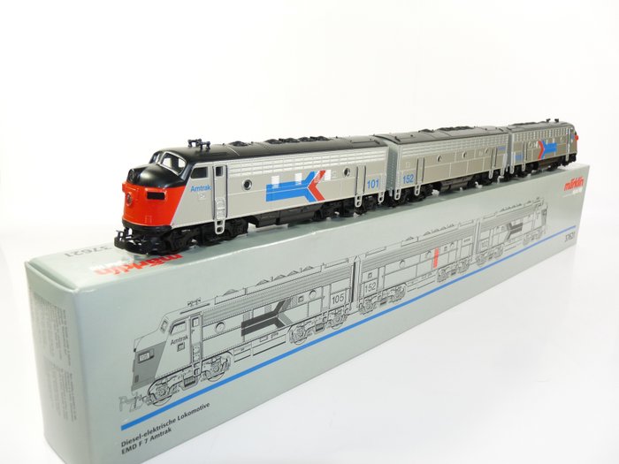 Märklin H0 - 37621 - Diesel-hydraulic locomotive - 3-piece US diesel locomotive EMD F7 - Amtrak