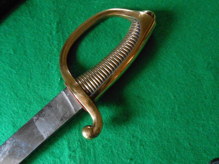 Francia - Siglo XIX - de principios a mediados - Manceaux - Fourreau cuir - AN XI - SABRE D'INFANTERIE DIT « BRIQUET » - Espada corta