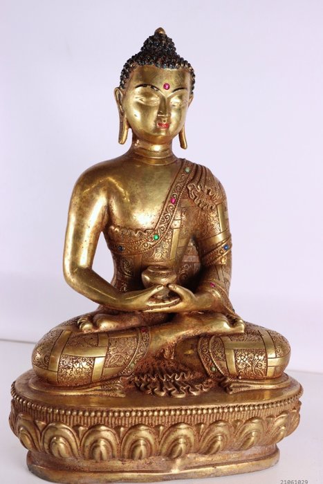 Bellissima statua ingioiellata di Buddha nella posizione del loto - bronzo dorato - Cina - Fine XX secolo