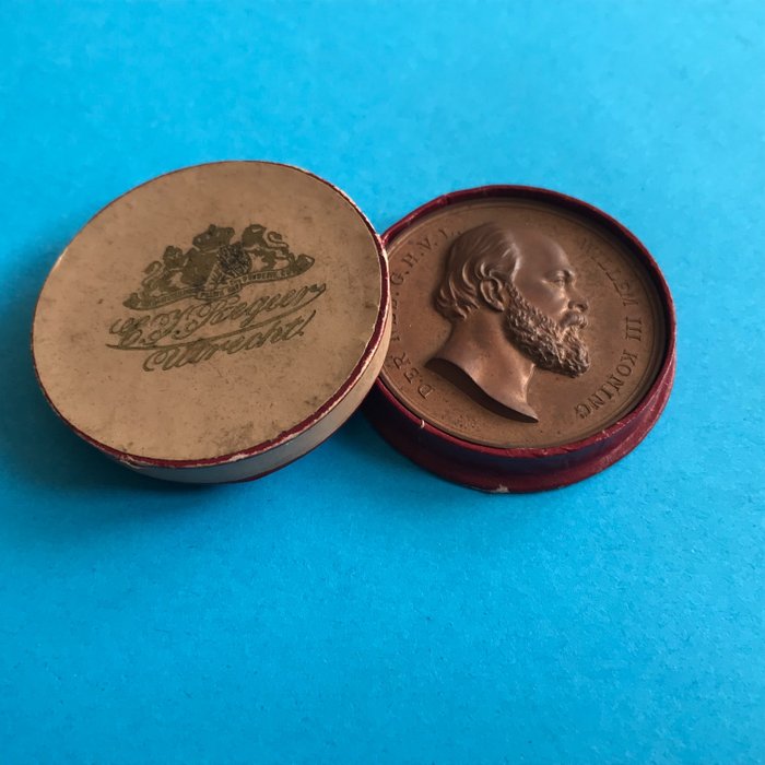 Netherlands. Willem III (1849-1890). Bronze medal 1887 "Willem III 70 jaar" met originele doosje