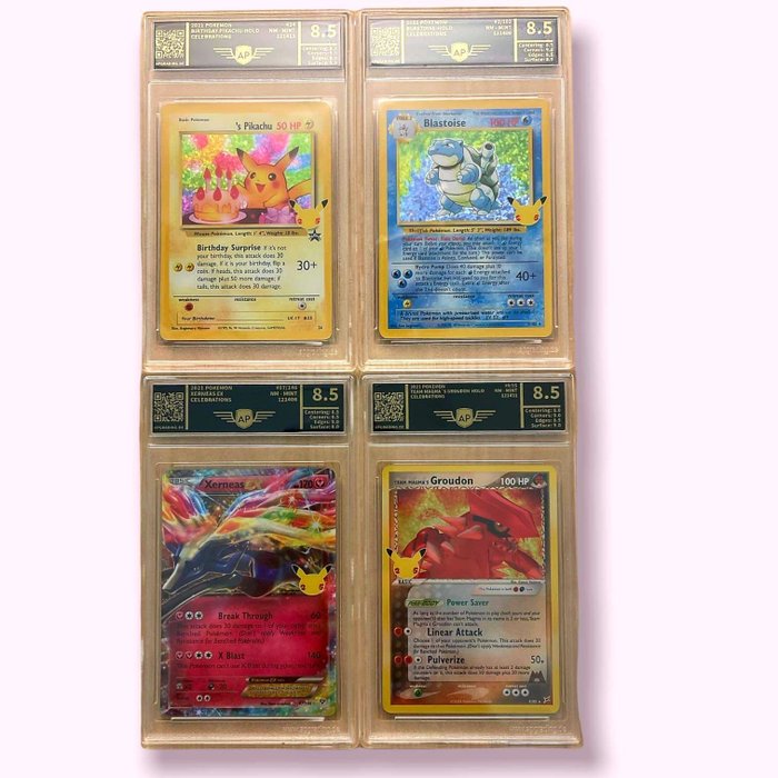 The Pokémon Company - Pokémon - Trading card 4 cartes pokemon 25th anniversary Mint graded 8.5! Xerneas/Groudon/Blastoise/'s Pikachu - 2021